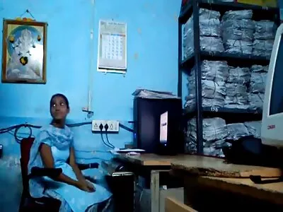 युथफुल लॅटिना आनंदाने तिच्या जोडीदाराला खऱ्या काउगर्लसारखी सवारी करेल