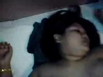 स्लिम गोरा MILF क्रीडापटू प्रेमी सह न थांबता सेक्स आहे
