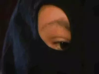 Busty श्यामला sloppy blowjobs देण्यात उत्तम तज्ञ आहे