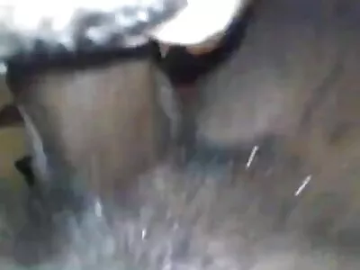 छान स्तन असलेल्या दोन सुंदरांना कोंबडा कसा चालवायचा हे माहित आहे