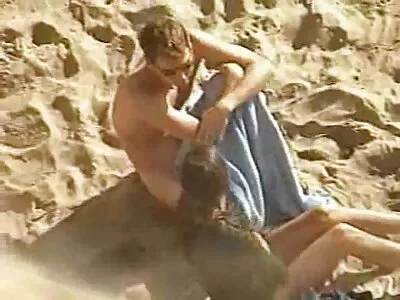 छान boobies सह Slutty किशोरवयीन मुलाला हळूवारपणे तिला चोदण्याचा आनंद घेते