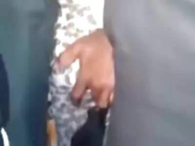 बेबे एका पुरुषाचे जननेंद्रिय साठी सहमत पण प्रत्यक्षात ती दुहेरी घुसली होती