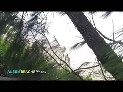 निळे डोळे असलेले एमआयएलएफ लैंगिक कल्पना पूर्ण करण्यासाठी सावत्र मुलाला संमोहित करते